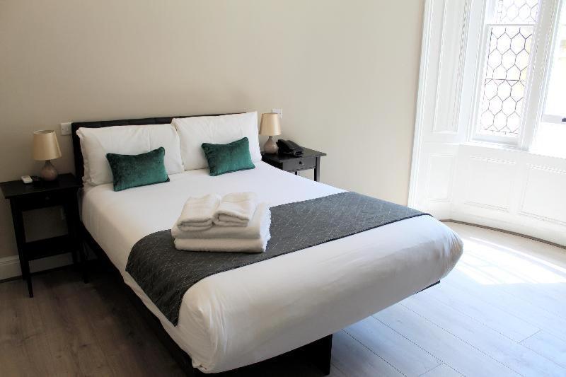 Nox Lancaster Gate Hotel London Room photo